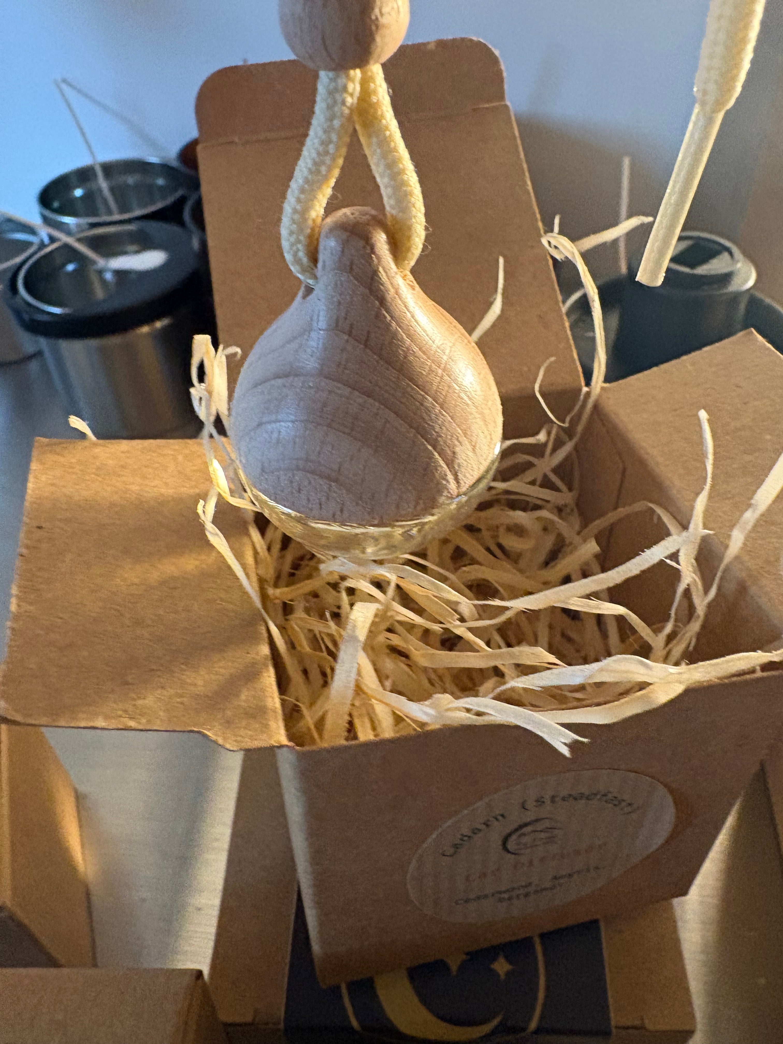 Cadarn (Steadfast) Car Diffuser and 30ml refill bottle