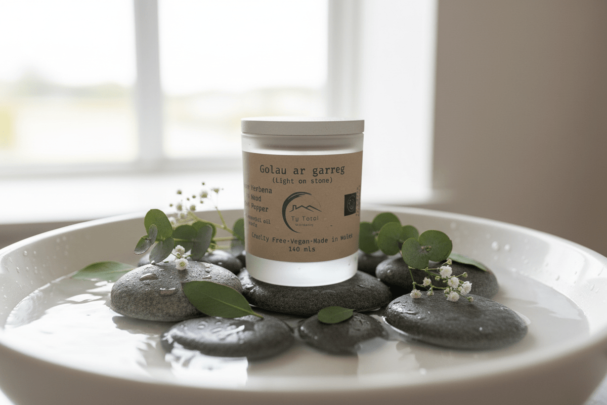 RECONNECT Lemon Verbena & Ho wood Candle - Tŷ-Total