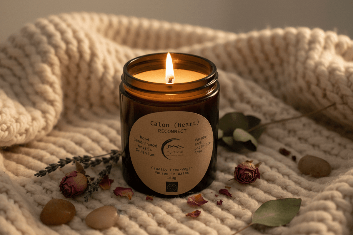 RECONNECT Rose, Amyris & Geranium Candle - Tŷ-Total